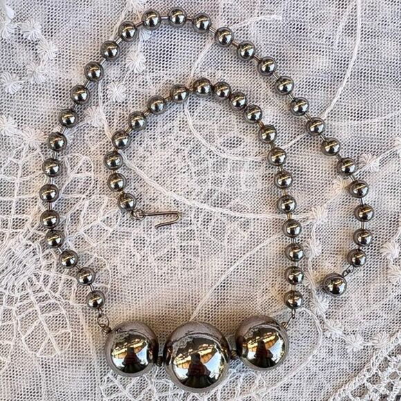Vintage Chrome Ball Choker Necklace - Picture 2 of 9
